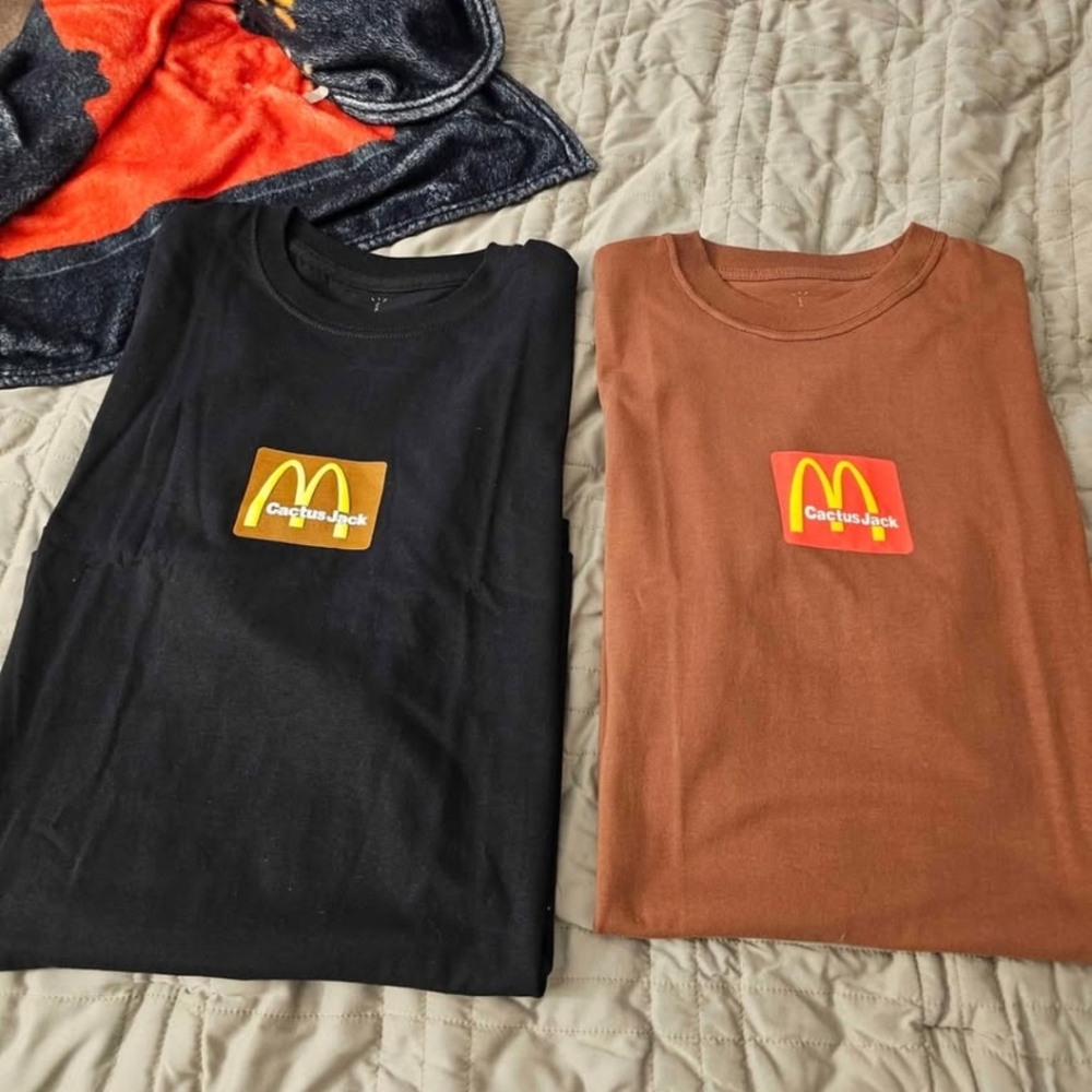 2 TRAVIS SCOTT CACTUS JACK X MCDONALDS SESAME TEES BLACK AND BROWN NEW SIZE XLG